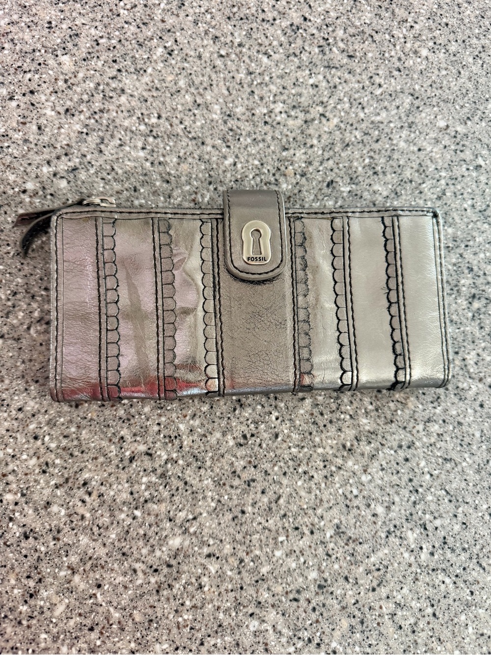 Fossil Metallic Silver Accordion Wallet Phone Case
